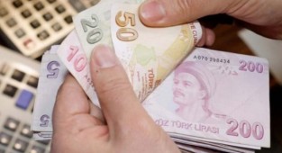 Görevden alınan üst düzey yöneticilere iki yıl daha maaş!