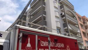 İzmir'de 6 katlı binada yangın paniği
