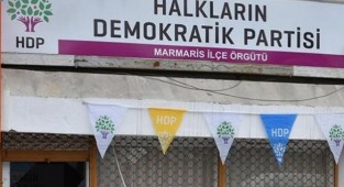 O ilçede HDP binasına saldırı!