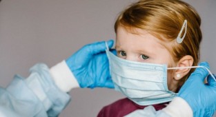 ABD'li uzmandan 'Çocuklar için aşı şart' açıklaması