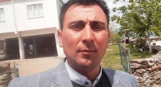 Aydınlı muhtar evinde ölü bulundu