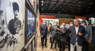 Başkan Soyer İzmirlileri İstiklal Sergisi’ne davet etti