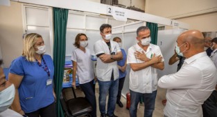 Başkan Soyer, üçüncü doz aşısını oldu