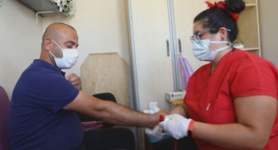 Bayraklı Belediyesi'nden çalışanlara sağlık kontrolü