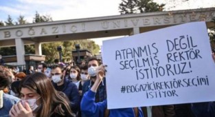 Boğaziçi'nde kayyum rektör protestosu