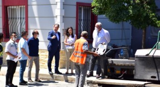 Bornova'da yol hamlesi... Sorunlu yol kalmayacak! 