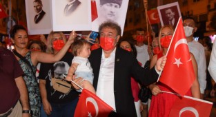 Bornova'da Zafer Bayramı coşkuyla kutlandı!