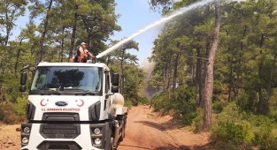 Bornova'dan Marmaris'e yardım eli