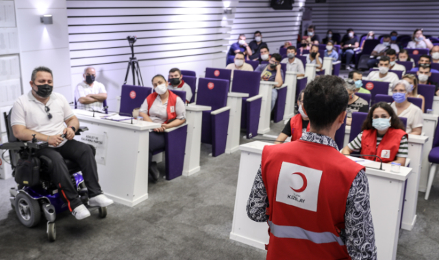 Buca'da engellilere duygu ve stres yönetimi eğitimi