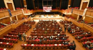 Büyükşehir'den tartışmalı meclis: Gündem SMA testleri ve Karaburun iskelesi!