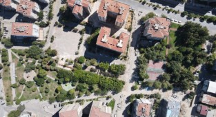 Büyükşehir depremde zarar gören parkları yeniliyor