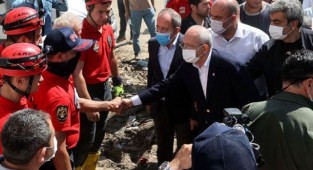 Kılıçdaroğlu sel bölgesine gitti