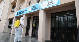 Çiğli’de yüz yüze eğitim öncesi okullara dezenfekte