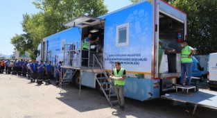 İzmir Büyükşehir Belediyesi’nin mobil mutfağı Muğla’dan döndü