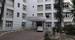 İzmir'de depremde hasar gören hastaneye çalışma izni!