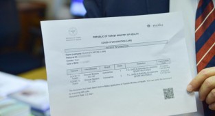 İzmir'de sahte aşı kartı skandalı!