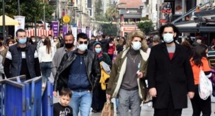 İzmir Tabip Odası Başkanı'ndan korkutan açıklama: 'Tanımlanamayan yeni bir mutasyon'