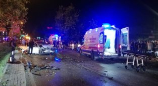 İzmir'de polis aracı ile otomobil çarpıştı: 1 şehit, 1'i polis 4 yaralı