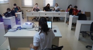 Karşıyaka Belediyesi ile İZELMAN'dan çocuklara kodlama eğitimi