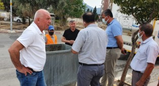 Kemalpaşa'da konteynırlar temizleniyor