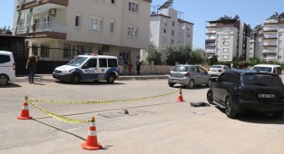 Kız arkadaşı cevap vermeyince tartıştığı komşusunu ayağından yaraladı!