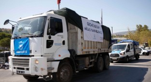 Konak’tan yangın bölgesine desteğe devam... Yardım kamyonu yola çıktı!