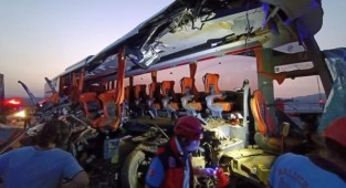 Manisa’da feci kaza: 9 ölü, 30 yaralı!