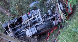 Marmaris'te yangına müdahale eden arazöz devrildi: 4 yaralı!