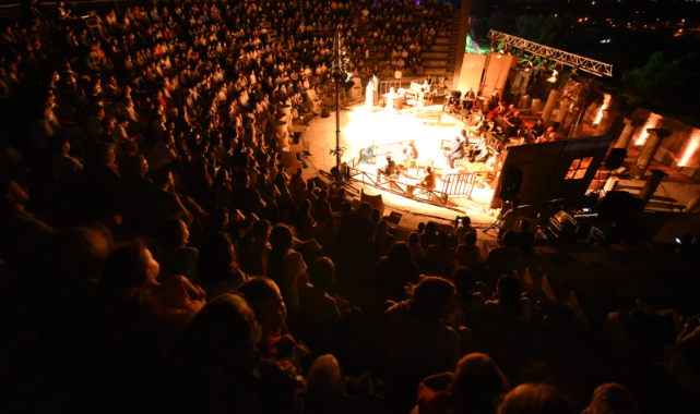 Metropolis Antik Kent'te tiyatro coşkusu