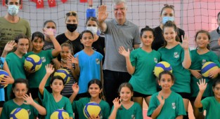 Narlıdere’nin yaz okullarına büyük ilgi!