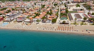 Seferihisar’da mavi gurur; Mavi Bayraklı plaj sayısı 9 oldu!