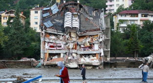 Sel felaketinde can kaybı 27'ye yükseldi!