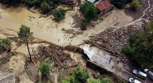 Sel felaketinde can kaybı 70'e yükseldi