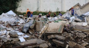 Selde çöken binanın müteahhidi gözaltına alındı