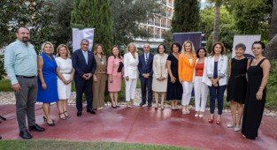 Soyer'den kadınlara destek: 'Elimizi taşın altına sokmaya devam edeceğiz'