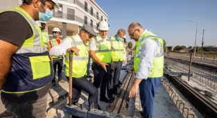 Soyer müjdeledi: Çiğli Tramvayı'nda ilk raylar döşendi!