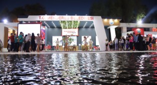 90. İEF'de Menderes rüzgarı