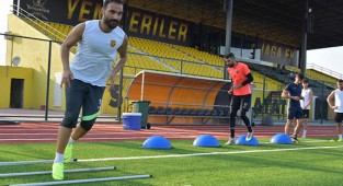 Aliağaspor, lige şampiyonluk parolasıyla hazırlanıyor