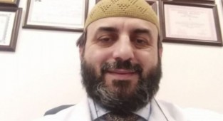 Aşı yaptırmayan doktor, koronavirüsten hayatını kaybetti