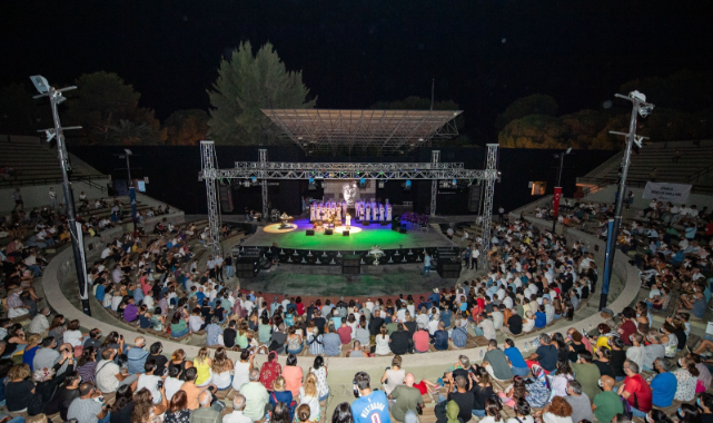 'Barışa Ses Ol' konserinde şarkılar barış için çaldı