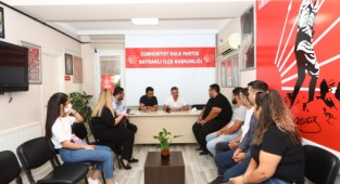 Başkan Sandal CHP Bayraklı Gençlik Kolları'yla buluştu