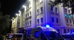 Bornova Belediyesi binasında intihar girişimi