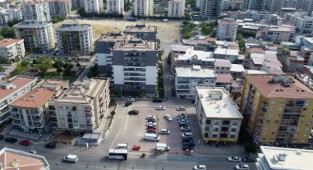 Buca'da ücretsiz otoparklar nefes aldırdı