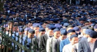 CHP’li vekil uyardı: Öğrenciler cemaatlerin kucağına itiliyor!