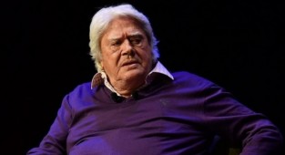 Cüneyt Arkın: Saraylar yapıyoruz niye yurt yapmıyoruz?