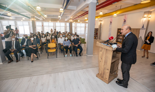 Ebeveyn Akademisi’nin ilk dersinde Başkan Soyer sürprizi