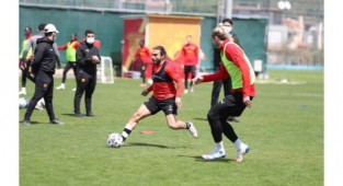 Göztepe, Galatasaray deplasmanında