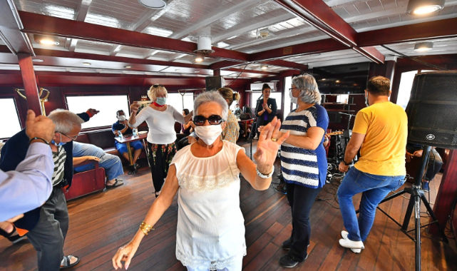 Huzurevi sakinleri Körfez turunda!