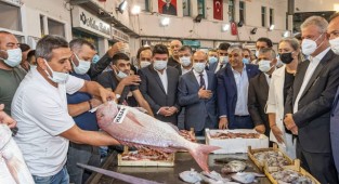 İzmir’de balık sezonu açıldı