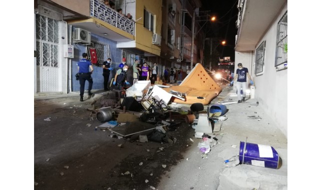 İzmir'de hareketli saatler: Evden çıkmak istemeyen kiracı ortalığı birbirine kattı